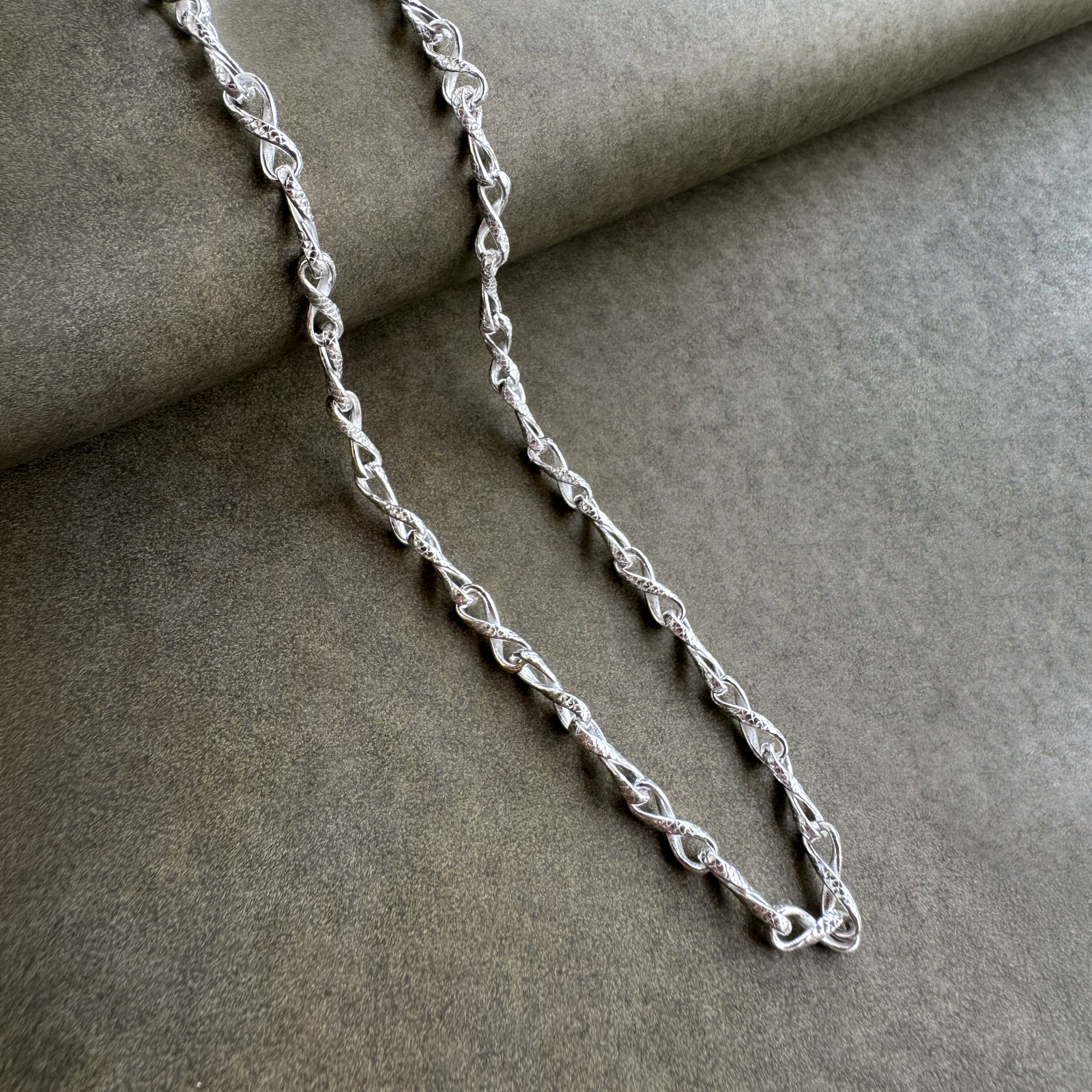 Infinity Hollow Chain